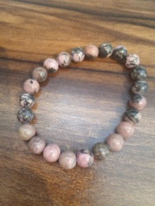 Pulsera de Piedras Naturales Clásica Vintage de Amaira Jewels, Patrón de Mármol Rosa Gris, Unisex, Regalo de Boda, Imitación de Perla, Rodio - Product Image 3