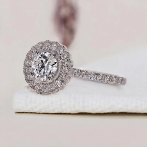 Anillo de Oro Blanco con Diamantes de Corte Redondo para Mujer – Joyería Fina Elegante y de Lujo para Compromiso, Boda y Aniversario - Product Image 4