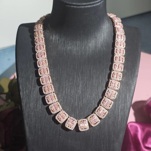 Collier tennis Moissanite rose taille émeraude avec halo, bijou de luxe serti de pierres, élégant cadeau pour femme, idéal pour mariée - Product Image 1