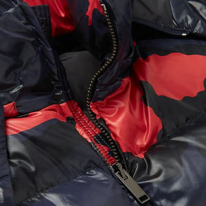 Vestes matelassées réversibles à capuche pour hommes avec logo frontal, en duvet alternatif, marque privée |   Fournisseur d'isolation végétalienne - Product Image 5