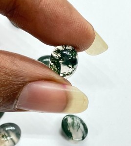 Fournisseur de commandes en gros : Cabochon ovale en agate mousse verte naturelle, calibré, 7x9 mm, dos plat, pierre précieuse pour la fabrication de bijoux - Product Image 1