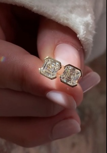 ต่างหูเพชรทรง Asscher แบบคลาสสิกสำหรับผู้หญิง ทองคำชมพู 18K ได้รับการรับรองจาก IGI เพชรเพาะเลี้ยงในห้องปฏิบัติการ ตัวเรือนแบบ Half Bezel Setting สไตล์มินิมอล - Product Image 2