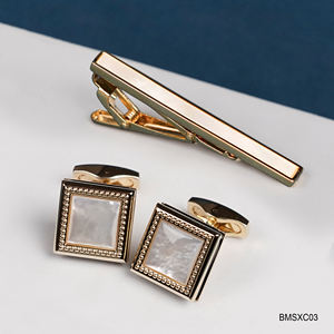 Ensemble de boutons de manchette et pince à cravate de luxe pour homme en nacre - Collection « Rythme Océan » plaqué or 18 carats |   Fabriqué à la main au Vietnam - Product Image 4