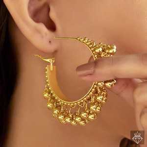 Boucles d'oreilles créoles dorées anti-ternissement PRAO Bijoux fins avec design Ghungroo - Product Image 3