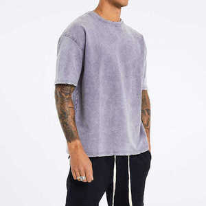 T-shirt décontracté pour homme en coton lavé, coupe oversize, manches courtes, couleur unie, col tricoté sans revers, idéal pour l'été, gris - Product Image 1