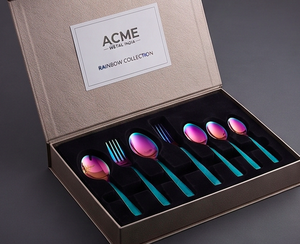Juego de cubiertos holográficos Prism Rainbow con mangos grabados con efecto prisma en acero inoxidable para mesas de hotel, restaurantes y salones de catering. - Product Image 4