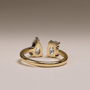 Bague de fiançailles Art Déco Toi et Moi à deux pierres, ovale et poire, 2 TCW, en diamants de laboratoire - Product Image 2