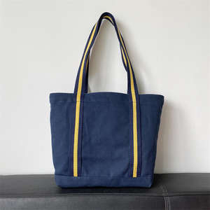 Sac fourre-tout en toile extra large personnalisé avec logo et motif lettres, robuste et réutilisable pour les courses, avec poignée d'épaule - Product Image 1