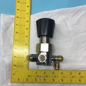 Régulateur de pression TESCOM PS2262-941-004 MAX INLET - Équipement et pièces semi-conductrices de renommée mondiale à la confiance de tous - Product Image 3