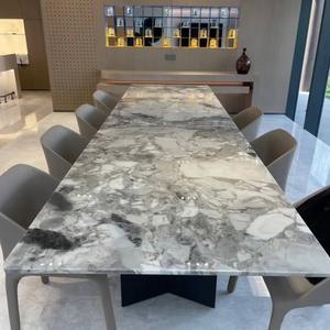 Dalles de marbre naturel très demandées pour les dessus de table, les comptoirs et les designs de meubles de salle de bain, disponibles à la vente - Product Image 4