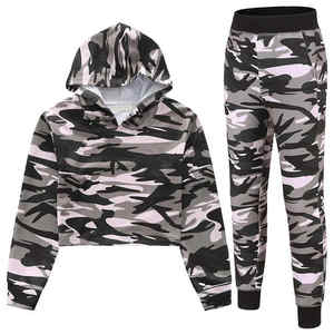 Nueva Llegada Conjunto Deportivo para Mujer con Sudadera con Cremallera y Pantalones de Chándal con Estampado de Camuflaje, Estilo Casual con Franjas Laterales, Corte Ajustado - Product Image 1