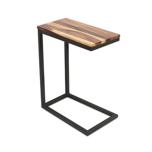 Table d'appoint élégante conçue pour les canapés, fauteuils, lits et espaces de détente, avec une surface pratique pour un usage quotidien - Product Image 3
