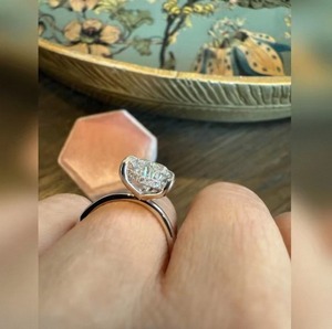 Bague de luxe en diamant de laboratoire taille poire pour femme, en argent 925, cadeau de fiançailles et de mariage avec certification IGI SGL, pierre de 3,25 carats - Product Image 2