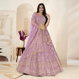 Lehenga Choli con bordados elaborados, diseño de falda acampanada, acabado de blusa elegante, estilo de dupatta transparente - Product Image 1