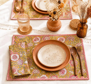 Manteles Individuales Reversibles Acolchados de Algodón con Estampado Floral de Dolly Enterprises, Hechos a Mano, Ecológicos y Personalizables para Decoración de Mesa de Comedor - Product Image 3