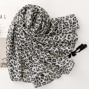 Pañuelos Ligeros con Estampado de Leopardo para el Verano, Pañuelos para la Cabeza para Mujeres Musulmanas, Hijabs - Product Image 3