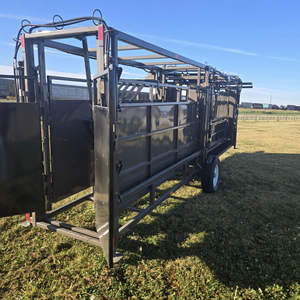 Nuevo Corral Hidráulico Reforzado para Ganado con Garantía de 3 Años para la Alimentación de Vacas - Product Image 1