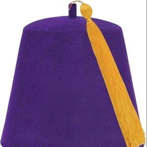 Chapeau Fez maçonnique uni - Laine violette avec diverses couleurs de pompons, type de tissu : 100% laine, instructions d'entretien : Lavage à la main uniquement - Product Image 1