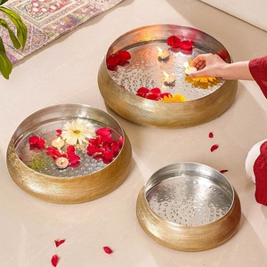 Handcrafted Metal Candle Bowl With Antique Finish For Luxury Home Decoration And Festive <b>Table</b> Setup - Product Image 4
