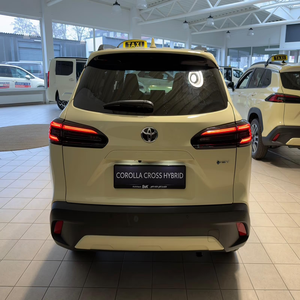 Toyota Corolla Cross 1.8 Teamplayer 4x2 Taxi Véhicule utilitaire sport (VUS) à faible consommation de carburant pour le transport de passagers et commercial - Product Image 2