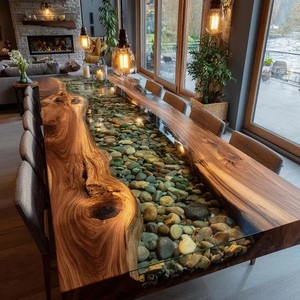 Table rectangulaire en bois rustique et résine, meuble de salon intérieur avec design en galets de rivière, décoration artisanale - Product Image 1