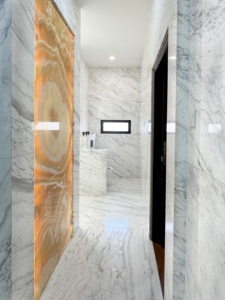 Volakas White Natural <b>Marble</b> Stone Polished/Honed 18/20mm Thickness - Kitchen Countertop, Island <b>Top</b>, Backsplash, Feature Wall - Product Image 3