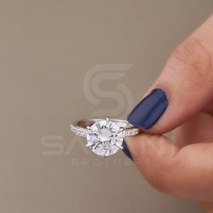 Bague solitaire en moissanite 10 mm avec pavé, pour mariage et fiançailles, en or, élégante, étincelante, pièce de luxe pour femme, Inde - Product Image 6
