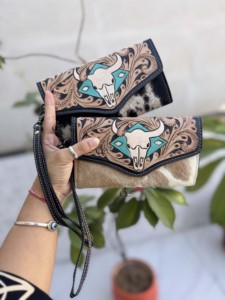 Cartera de Cuero con Pelo de Vaca Multiusos, Novedad 2026, Cartera de Mano de Cuero Grabada a Mano, Cartera Elegante de Cuero con Bordado de Calavera de Vaca - Product Image 5