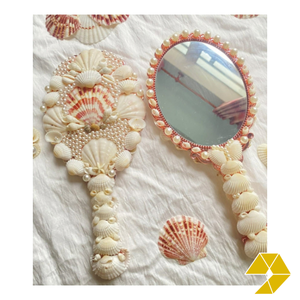 Espejo de Bolsillo de Concha Marina Natural Hecho a Mano con Decoración de Conchas Costeras para Regalo de Viaje y Venta al por Menor en Boutiques - Product Image 1