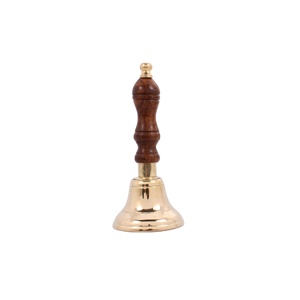Campana de mano hecha a mano de latón con mango de madera con campana personalizada pulida Lisa brillante para Decoración - Product Image 5