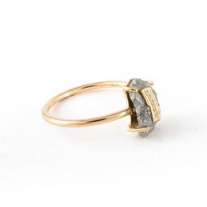 18K Yellow Gold Personalized <b>Initial</b> <b>Ring</b> with VVS1 Oval Cut Diamond - Product Image 4