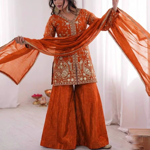 Lanzamiento del nuevo conjunto de fiesta Pur: top de seda pesada, pantalón palazzo y dupatta. - Product Image 1