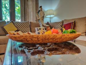 Antiguo Vintage tallado a mano respetuoso con el medio ambiente melocotón marrón Mango madera hecho a mano portavelas textura única - Product Image 3