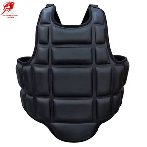 Protège-poitrine en cuir sur mesure de haute qualité, fabriqué au Pakistan avec une fabrication de qualité supérieure, ajustement ergonomique, respirant et durable - Product Image 1