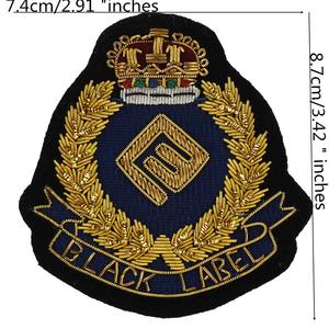 Broche logo brodée à la main en soie du Pakistan, bijou décoratif simple et mignon pour femme, à coudre - Product Image 5