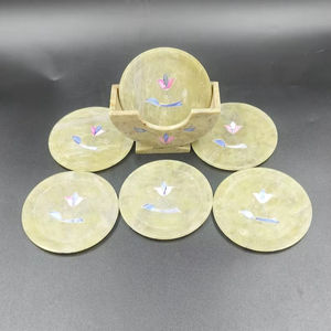 Ensemble de sous-verres en marbre avec incrustation de lotus, six sous-verres en pierre beige avec support - Product Image 1