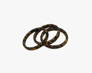 Brazaletes Delgados de Resina en Tono Negro y Dorado de Kurnool por HWC - Product Image 3