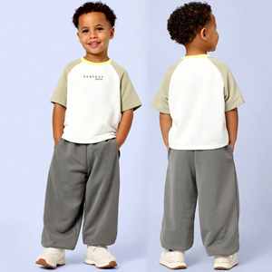 Conjunto de pantalones cargo para niños, sudadera y pantalones deportivos, conjunto con logo personalizado, pantalón cargo, sudadera con cuello redondo, conjunto de chándal de algodón y felpa. - Product Image 3