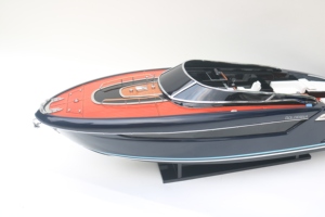 Modèle de bateau à moteur Dolceriva, modèle artisanal en bois, design moderne, décoration autoportante, objet de collection - Product Image 6