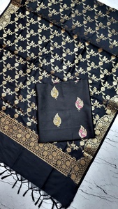 Ensemble trois pièces en soie Katan de qualité supérieure, non cousu, avec détails tissés Zari Meena, idéal pour les occasions traditionnelles, les fêtes et les mariages. - Product Image 3