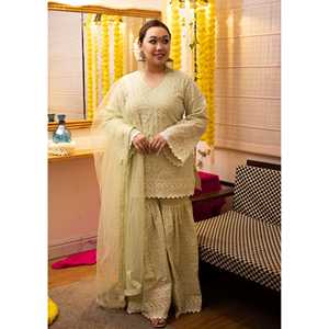 Ensemble Sharara en coton Chikankari vert Pista XS Salwar Kameez pour les mariages - Product Image 3