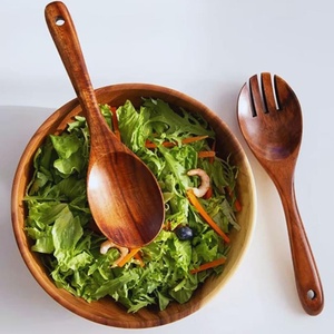 Ensemble de cuillères à salade en bois naturel faites à la main |   Ustensiles de cuisine écologiques en 2 pièces |   Compatible lave-vaisselle |   Curio Craft OEM - Product Image 3