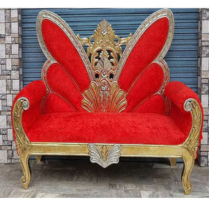 Sofá con Diseño de Mariposa para Novios, Sofá Dorado Tallado para Bodas, Sofá de Madera y Metal Tallado para Bodas, Hecho en EE. UU. - Product Image 1