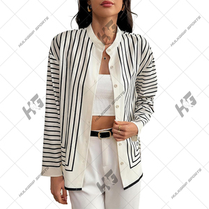 Chemise élégante à rayures verticales noires et blanches à manches longues, chemise boutonnée surdimensionnée en coton et lin personnalisée – Manches longues décontractées - Product Image 2