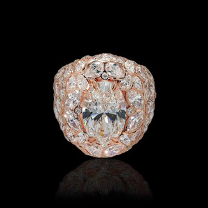 Bague de cocktail de luxe en moissanite avec pierre centrale ovale pour femme - Product Image 2