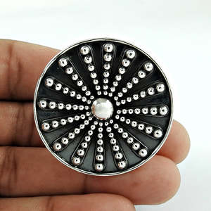 Bague Statement en Argent Sterling Massif 925, Forme Élégante, Oxydée, Ronde, Artisanale Indienne, Disponible au Prix le Plus Bas - Product Image 1