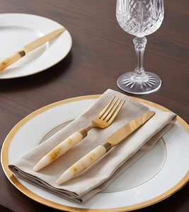 Elegante juego de cubiertos dorados con mangos de mármol, acabado mate, apto para lavavajillas, para bodas y uso en la cena. - Product Image 6
