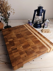 เขียงไม้ขนาดใหญ่ลายตารางหมากรุก ทำจากไม้กระถินเทศ - Product Image 6
