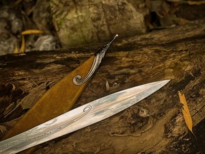 Cuchillo de caza largo hecho a mano con punta de lanza de acero al carbono, mango de cuero, hoja recta, funda, grado DIY, 32 pulgadas, marca personalizada ODM - Product Image 4