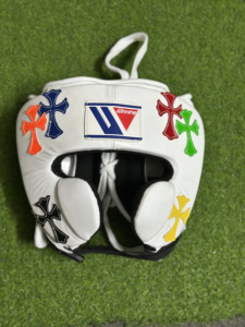 Casque de boxe Winning avec patchs croisés en cuir, respirant, confortable, séchage rapide, rembourrage EPE, équipement de protection, impression personnalisée - Product Image 1